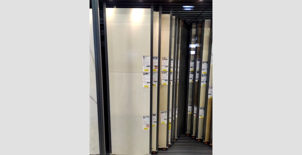 Expositor de piso de correr