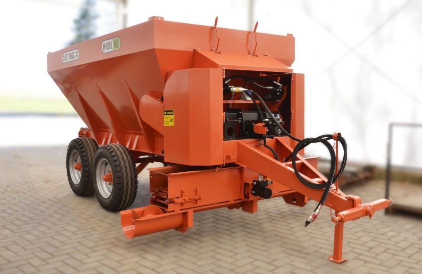 M-900 E Tandem - versão com esteiras de descargas laterais