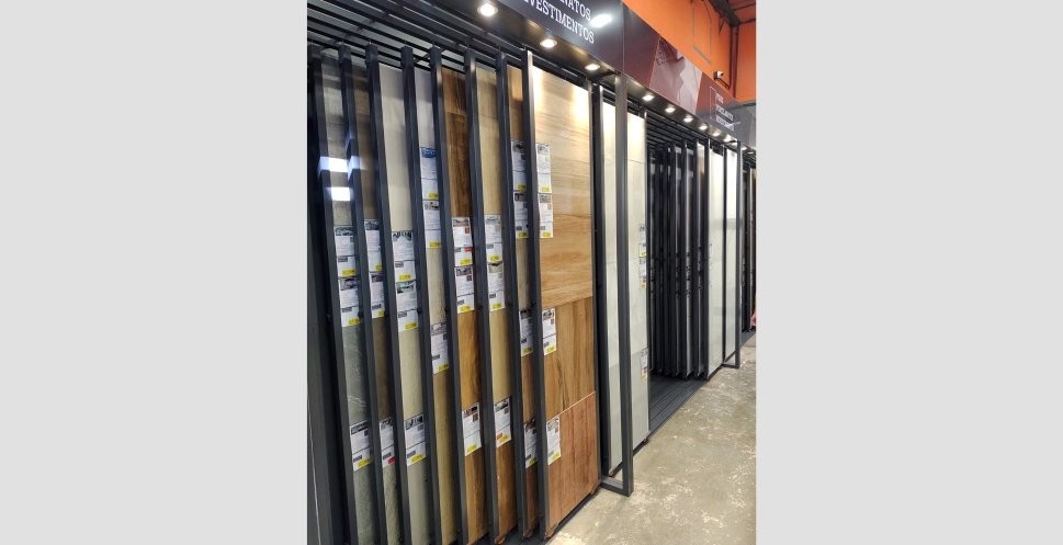 Expositor de piso de correr